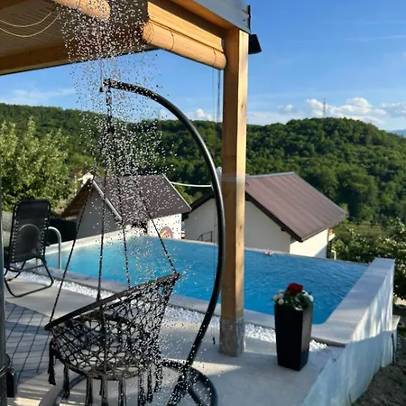 Casa de Férias Afea's With A Pool For Relaxation And Enjoyment