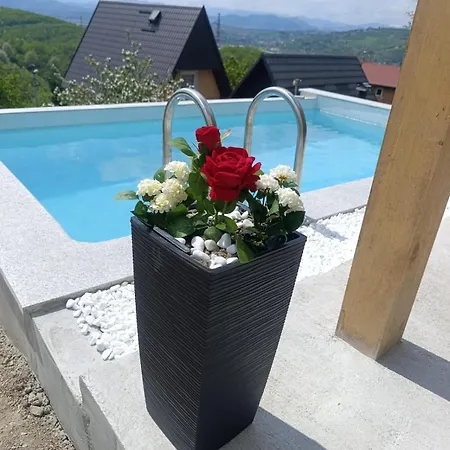 Casa de Férias Afea's With A Pool For Relaxation And Enjoyment